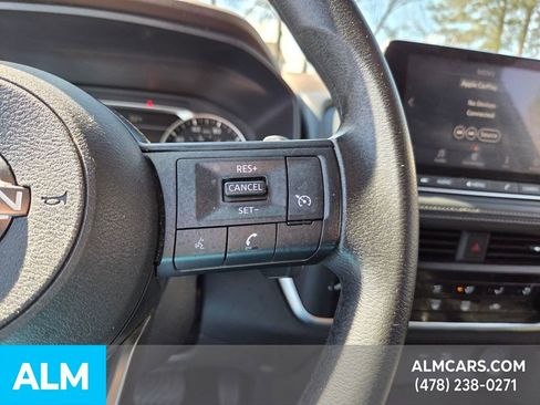 Used 2023 Nissan Rogue S image 25