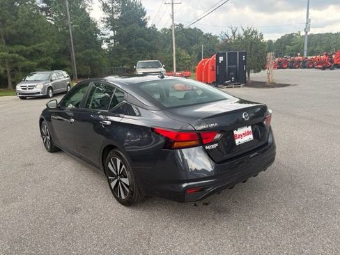 Used 2022 Nissan Altima 2.5 SV FWD image 11