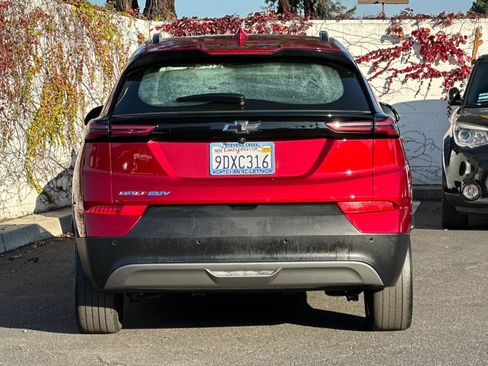 Used 2023 Chevrolet Bolt EUV LT w/ Convenience Package image 6