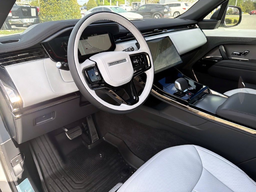 Used 2026 Land Rover Range Rover Sport Dynamic SE AWD/4WD image 19