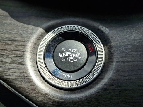 Used 2022 Jeep Grand Cherokee Limited AWD/4WD image 19