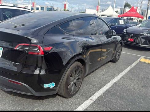 Used 2025 Tesla Model Y Long Range AWD/4WD image 3