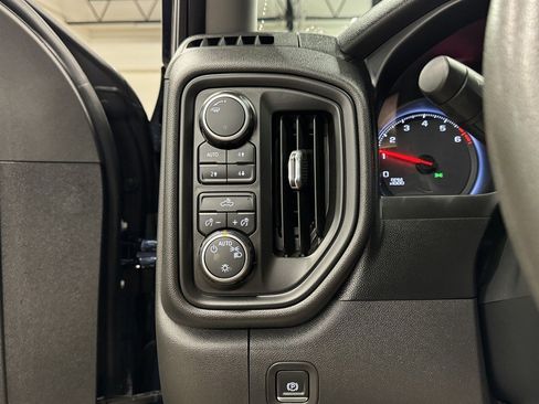 Used 2020 Chevrolet Silverado 1500 Custom Trail Boss w/ Custom Convenience Package image 32