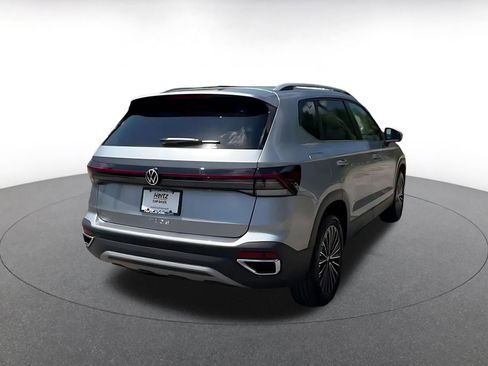 Used 2025 Volkswagen Taos SE FWD image 15