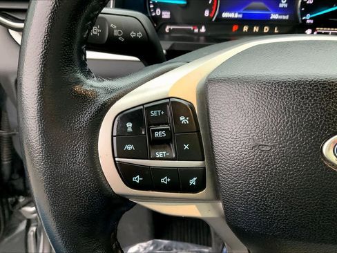 Certified 2022 Ford Explorer XLT w/ Equipment Group 202A image 21