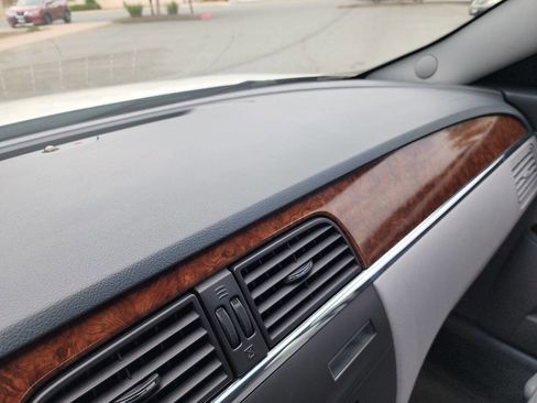 Used 2005 Buick LaCrosse CXS image 35