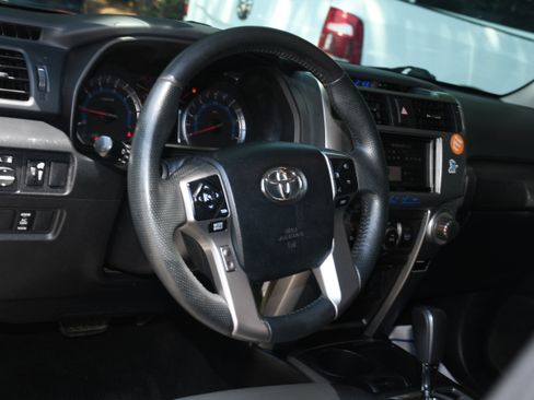 Used 2017 Toyota 4Runner SR5 Premium RWD image 9