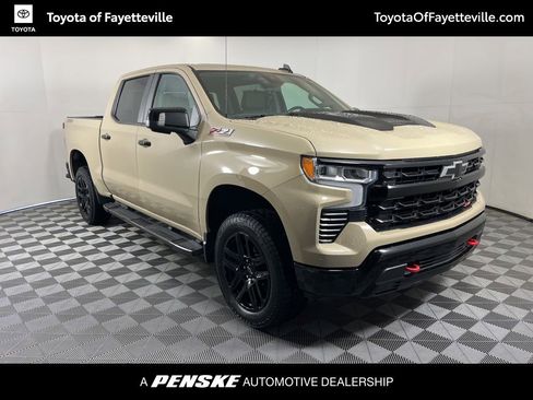 Used 2022 Chevrolet Silverado 1500 LT Trail Boss w/ LT Trail Boss Premium Package AWD/4WD image 16