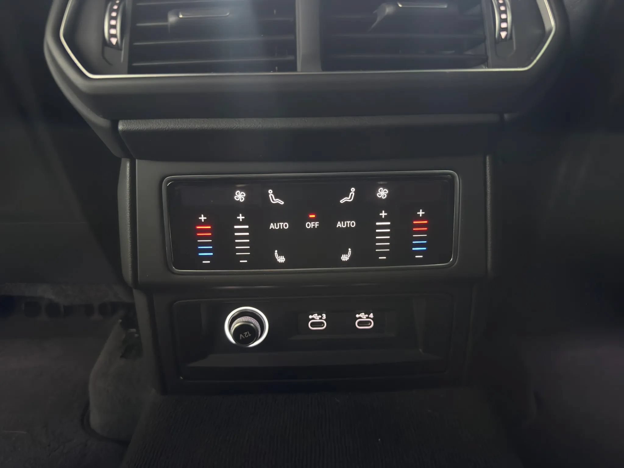 Used 2023 Lamborghini Urus S AWD/4WD image 38