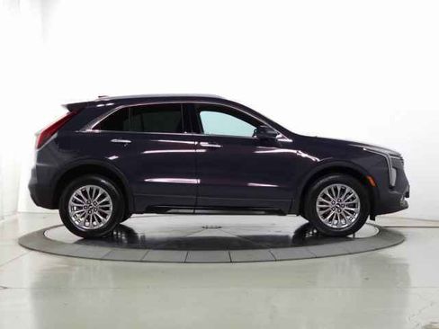 Certified 2025 Cadillac XT4 Premium Luxury image 10