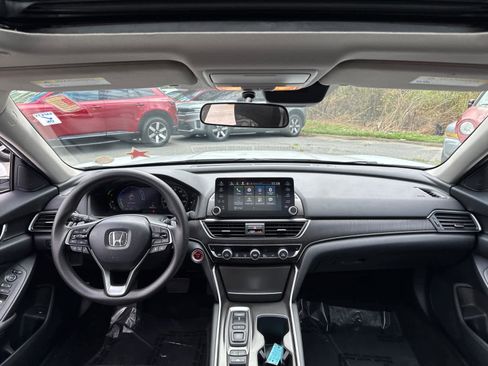 Used 2019 Honda Accord EX image 31