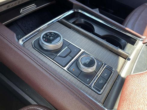 Used 2023 Ford Expedition Max Limited image 23