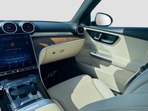 Used 2024 Mercedes-Benz C 300 Sedan image 21