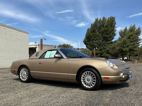 Used 2005 Ford Thunderbird image 47