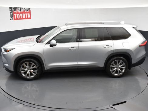 Used 2024 Toyota Grand Highlander AWD Hybrid image 29
