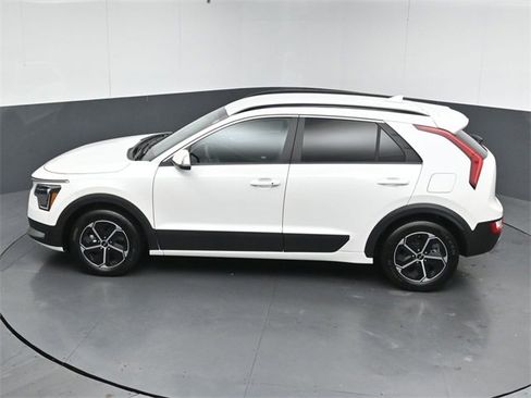 Used 2024 Kia Niro EX image 52