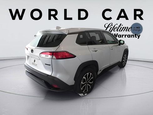 Used 2024 Toyota Corolla Cross AWD Hybrid image 3