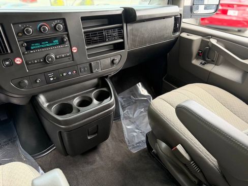 Used 2025 Chevrolet Express 3500 LT w/ LT Preferred Equipment Group image 44