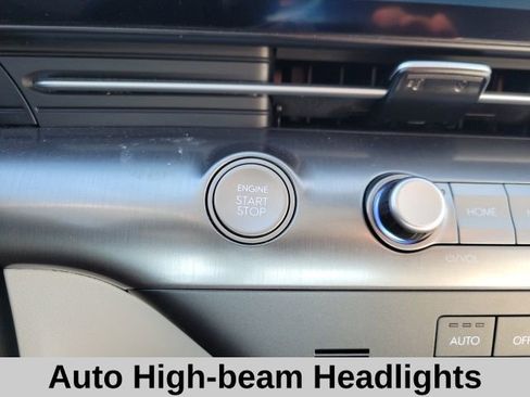 Used 2025 Hyundai Kona SEL image 8