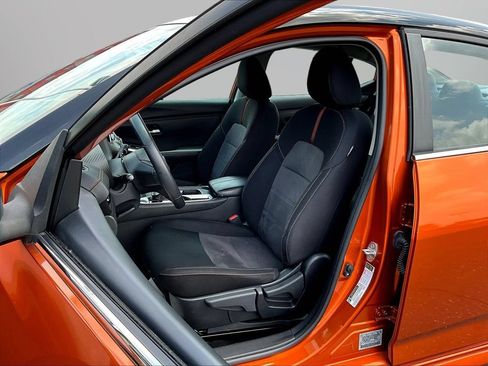 Used 2023 Nissan Sentra SR w/ Electronics Package FWD image 21