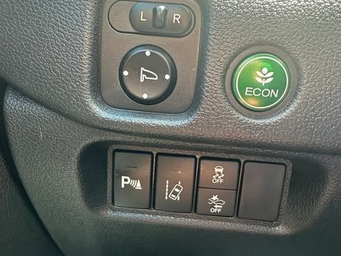 Used 2016 Honda Pilot Touring image 14