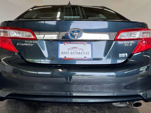 Used 2013 Toyota Camry XLE w/ Leather Pkg FWD image 6
