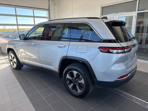 Used 2024 Jeep Grand Cherokee Limited 4xe image 3