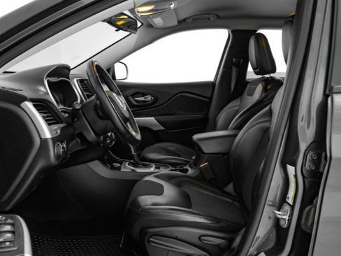 Used 2017 Jeep Cherokee Trailhawk w/ Cold Weather Group image 26