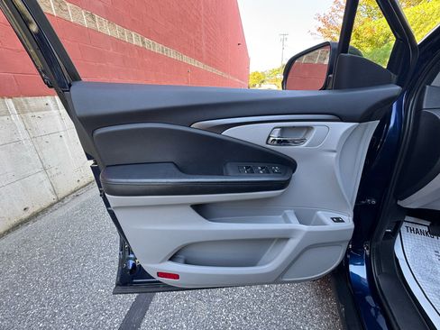 Used 2017 Honda Pilot EX-L image 17