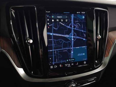 Used 2025 Volvo V60 B5 Cross Country Plus image 24