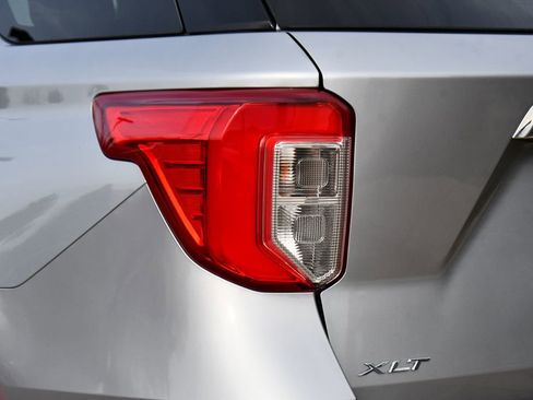 Used 2023 Ford Explorer XLT w/ Equipment Group 202A AWD/4WD image 38