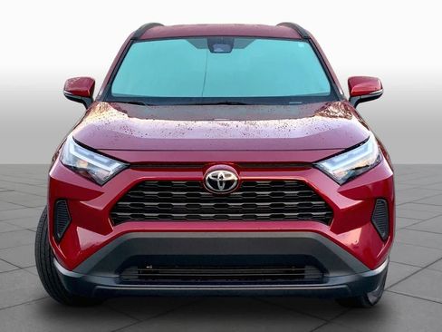 Used 2025 Toyota RAV4 XLE FWD image 4