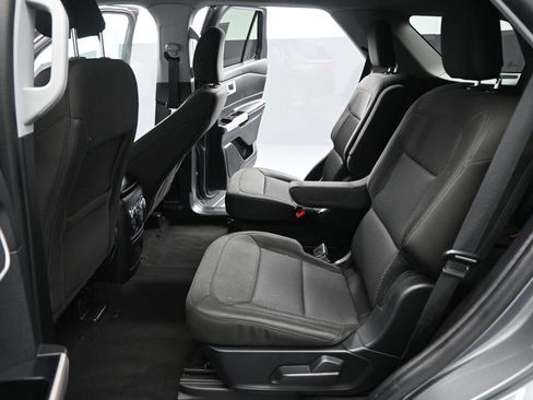 Certified 2022 Ford Explorer XLT w/ Class IV Trailer Tow Package image 19