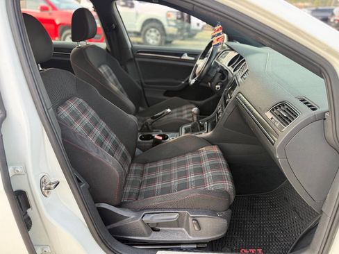 Used 2015 Volkswagen GTI S image 17