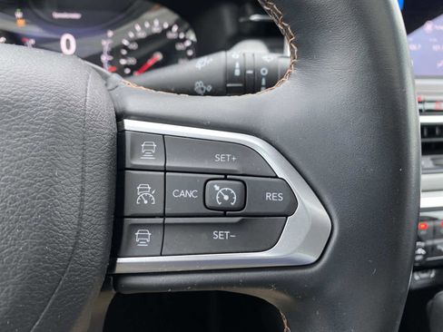 Certified 2022 Jeep Compass Limited w/ Sun and Sound Group image 17