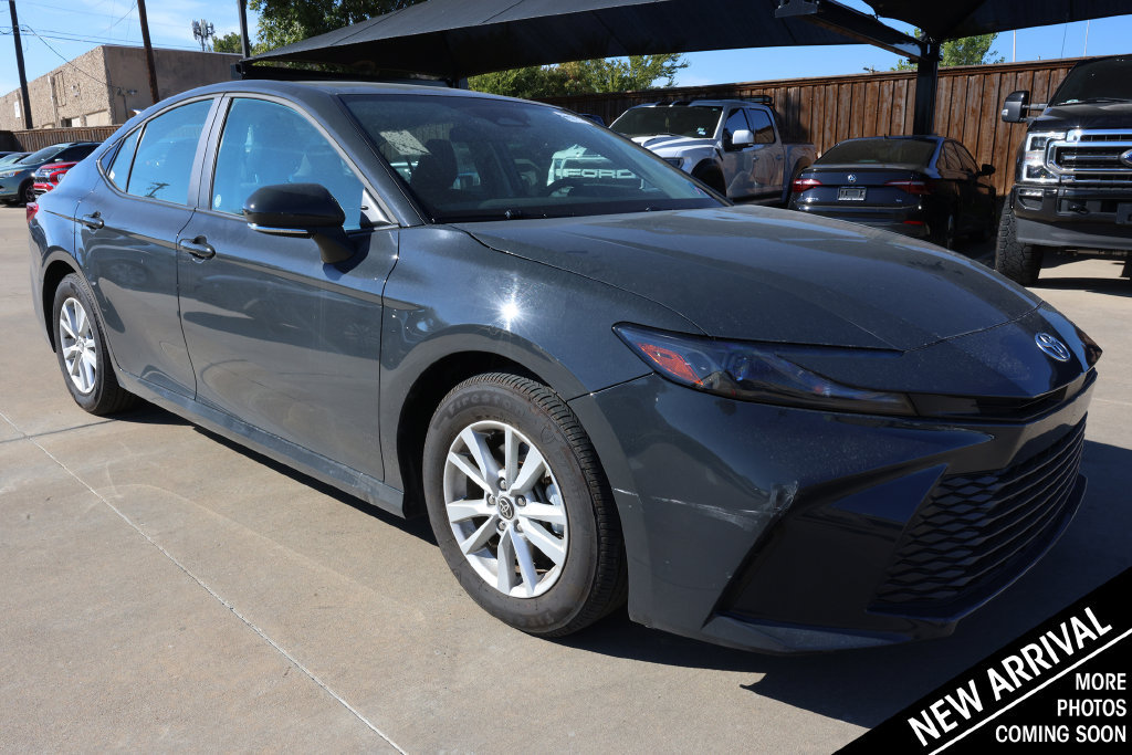 Used 2026 Toyota Camry LE FWD image 3