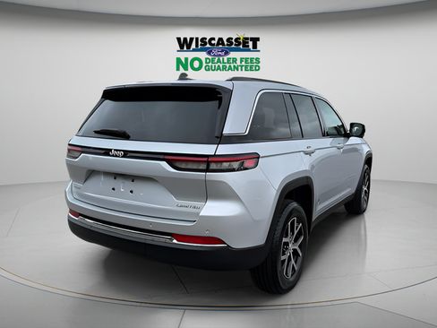 Used 2025 Jeep Grand Cherokee Limited AWD/4WD image 32