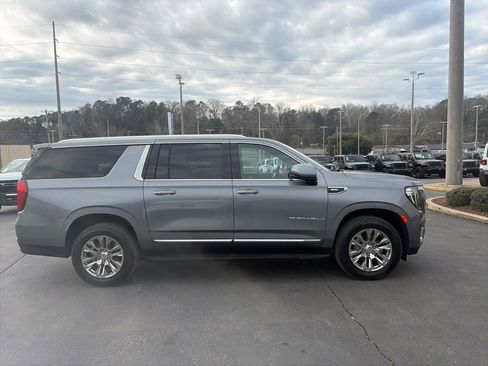 Used 2021 GMC Yukon XL Denali image 8