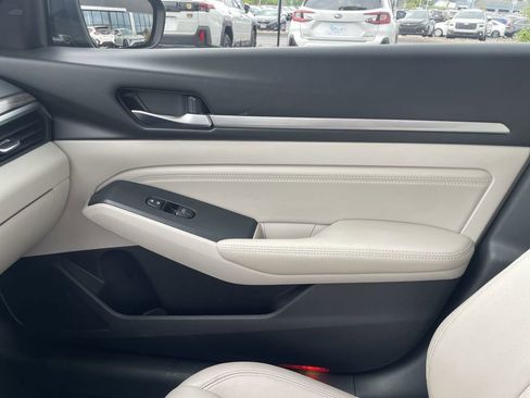 Used 2019 Nissan Altima 2.5 Platinum FWD image 22