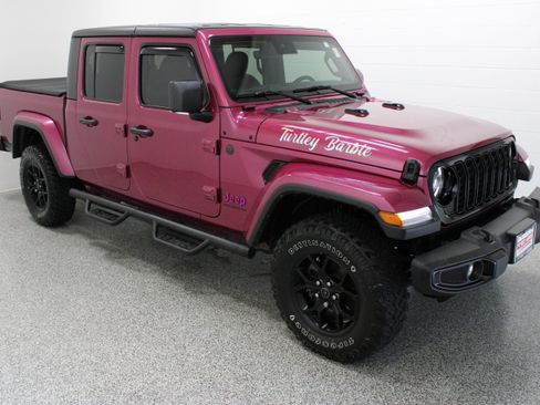 Used 2024 Jeep Gladiator Sport AWD/4WD image 4