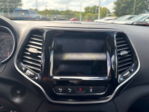Used 2021 Jeep Cherokee Limited AWD/4WD image 19