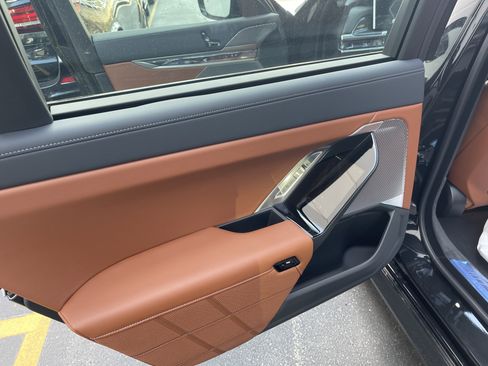 Used 2026 BMW 750e xDrive image 20