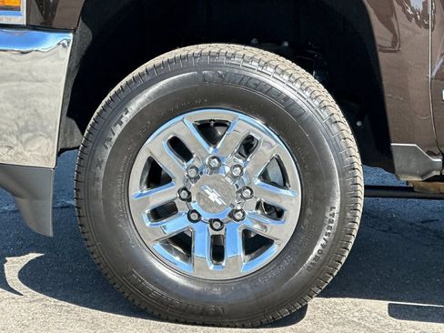 Used 2018 Chevrolet Silverado 2500 LTZ w/ Duramax Plus Package AWD/4WD image 23