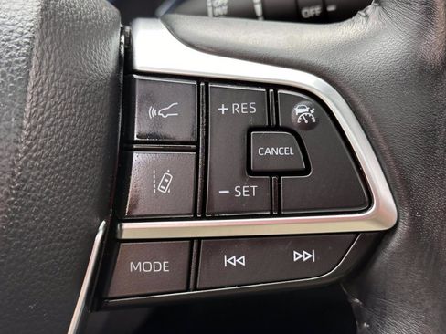 Certified 2021 Toyota Highlander XLE image 25