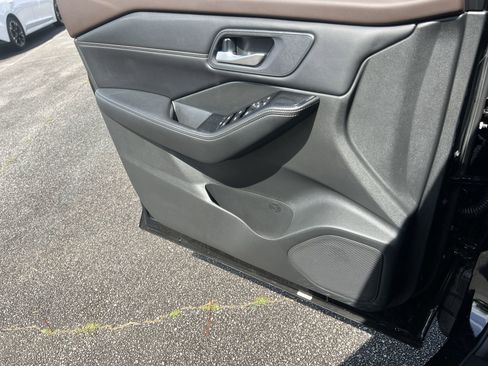 Certified 2023 Nissan Rogue SV w/ SV Premium B Package FWD image 13