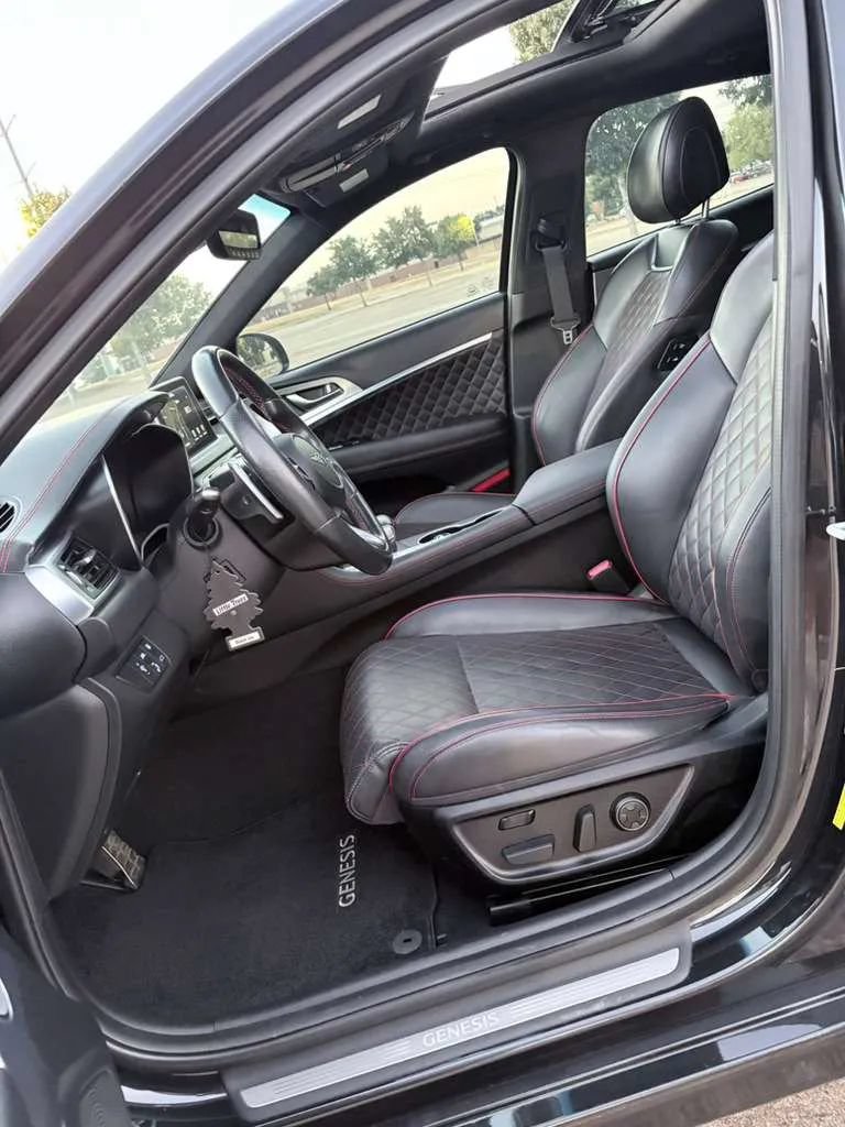 Used 2019 Genesis G70 2.0T Advanced w/ Sport Package AWD/4WD image 9