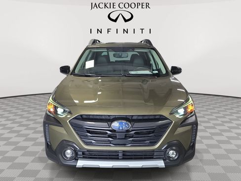 Used 2025 Subaru Outback Limited XT AWD/4WD image 2