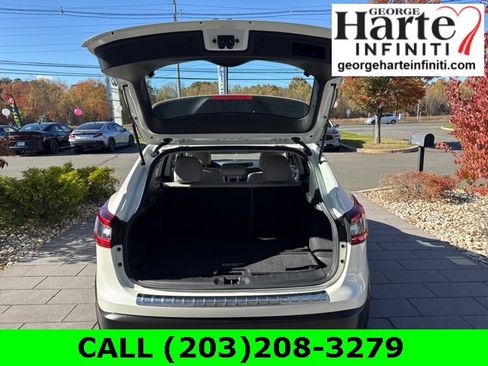 Used 2022 Nissan Rogue Sport SL w/ Premium Package image 10