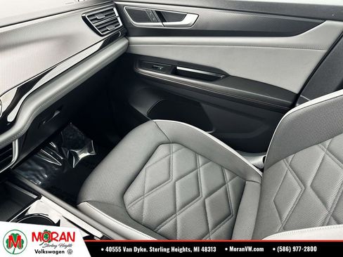 Certified 2025 Volkswagen Atlas Peak Edition SE AWD/4WD image 36