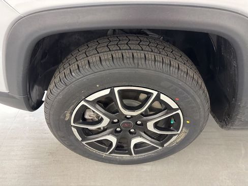 Used 2025 Jeep Compass Trailhawk AWD/4WD image 11